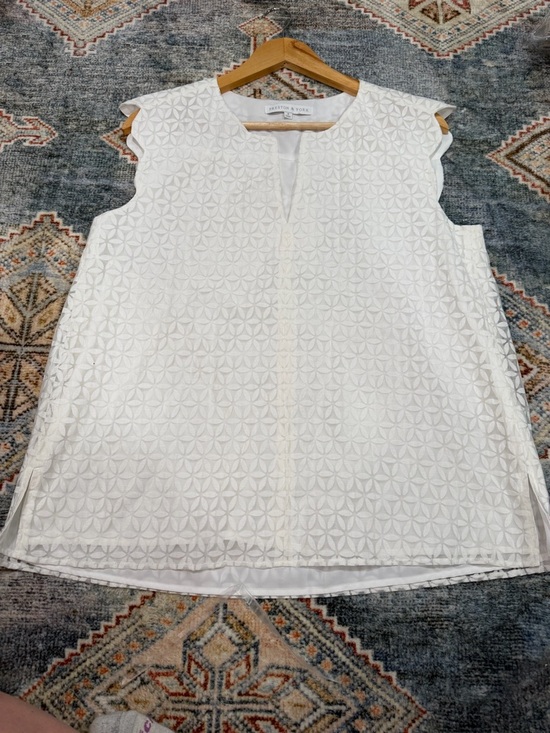 Preston & York Tops - Preston‎ & York White Sleeveless Textured Split-Neck Tunic